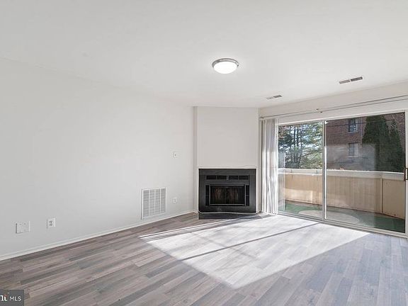 2nd image of 18000 Chalet Dr APT 2
