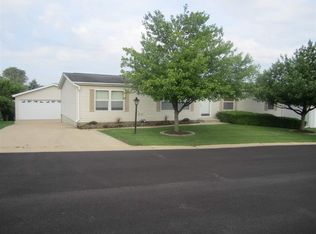 8412 Tamarack Dr, Machesney Park, IL 61115