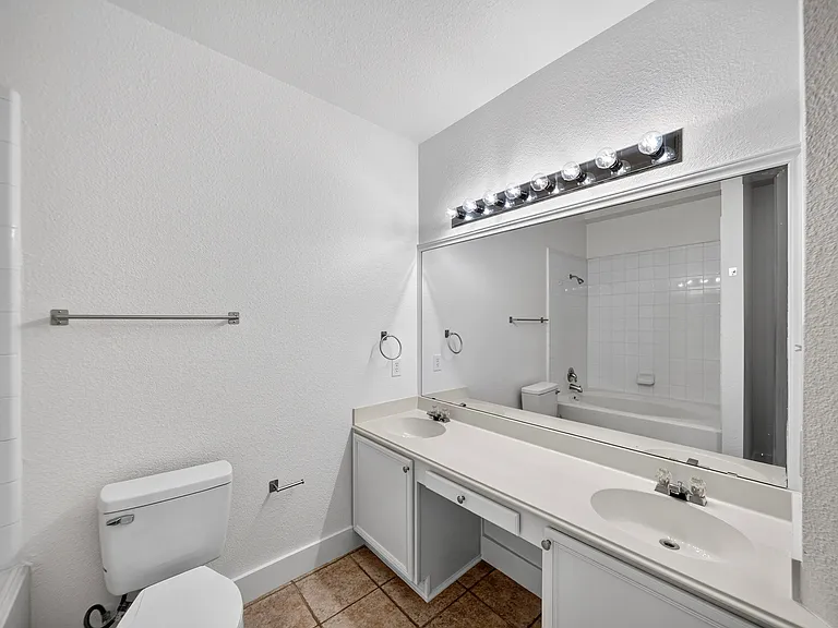 11630 La Grange Dr — Photo 23