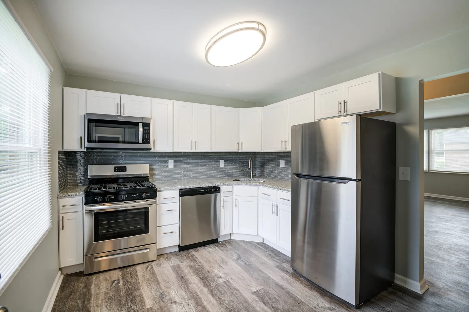 Woodcrest Apartment Homes — Photo 1