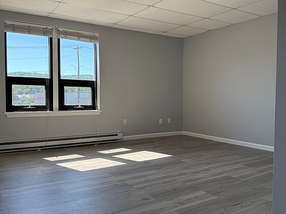 3rd image of 312 Washington St APT 4