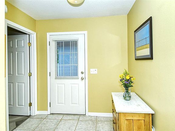 5th image of 4418 Winston Ln S #69
