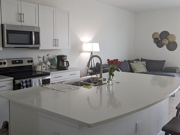 4th image of 5711 Archipelago St