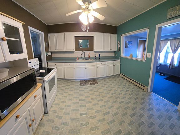 5th image of 545 2nd St SE