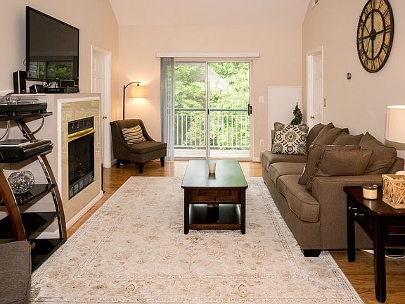 2nd image of 6515 Grange Ln Unit 404