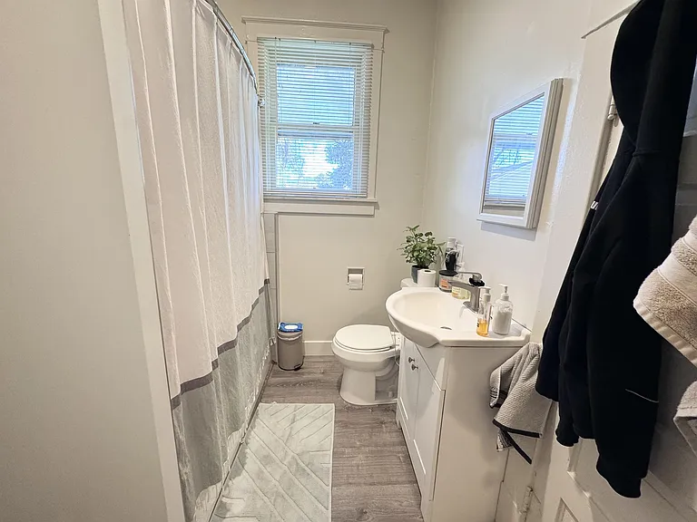 145 W 200 S — Photo 11