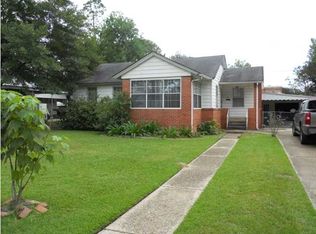 94 Lee St, Chickasaw, AL 36611