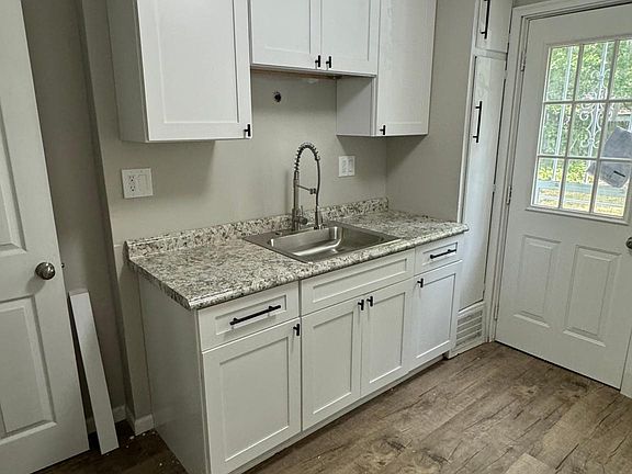 4th image of 1447 E 250th St
