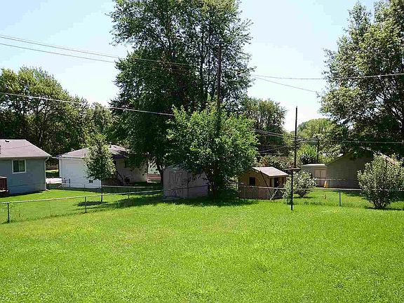 4th image of 7523 S 75th Ave