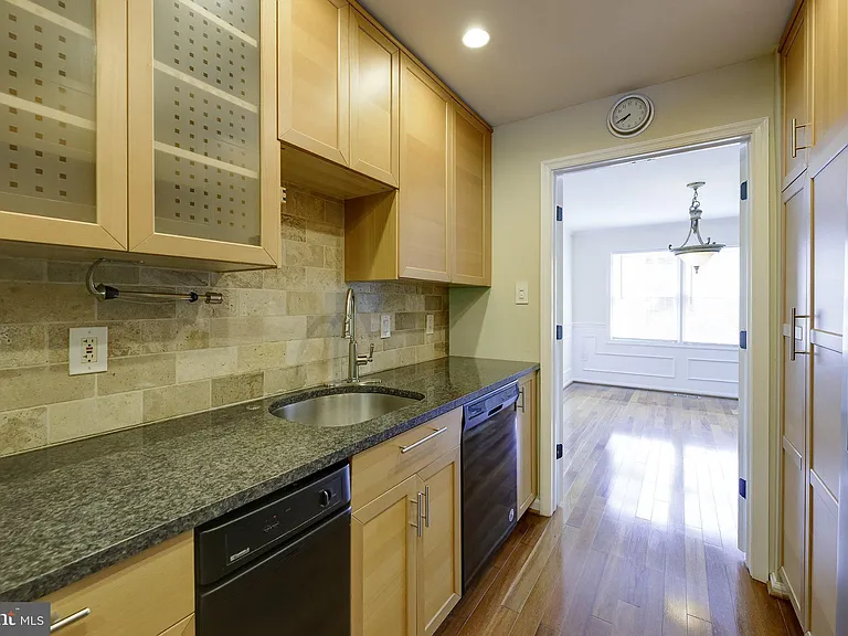 7518 Westlake Ter #32 — Photo 27