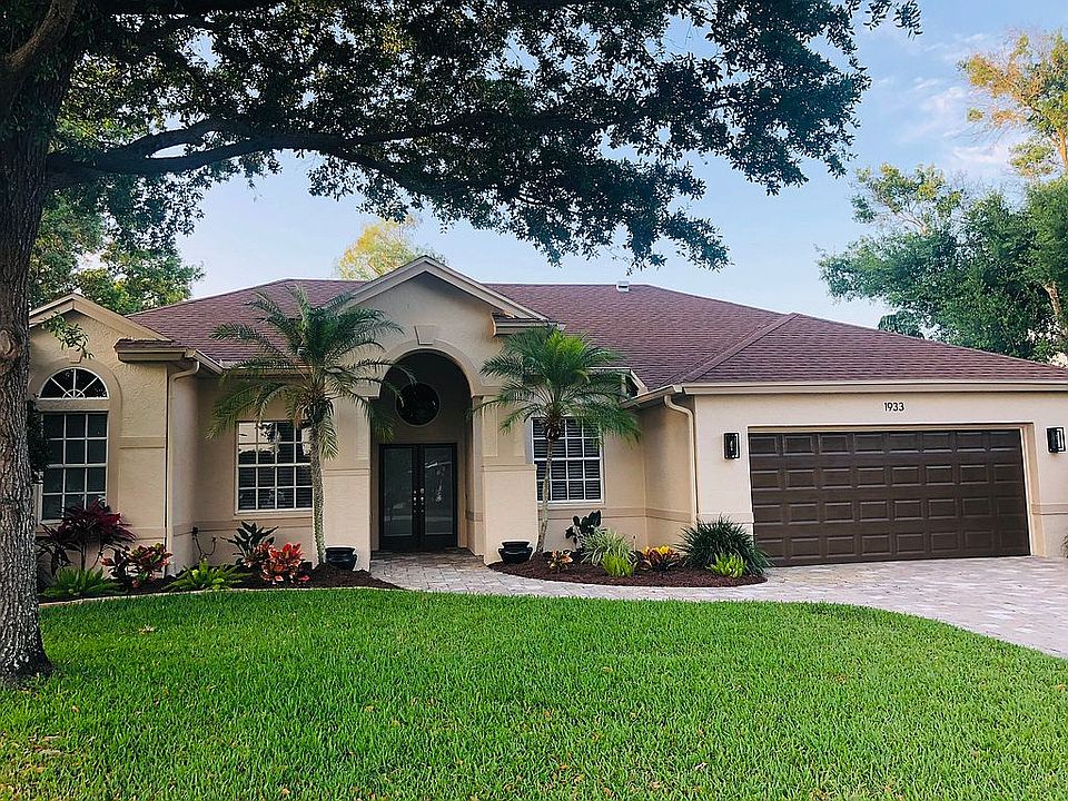 2nd image of 1933 Glen Lakes Cir N