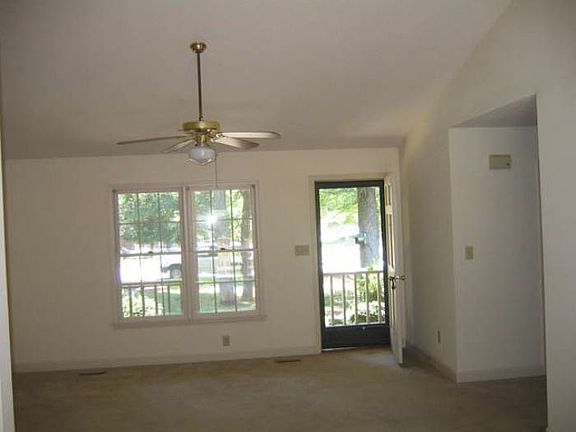 4th image of 2701 Woodmont Dr