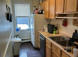 40 Riverside St #4, Lowell, MA 01854