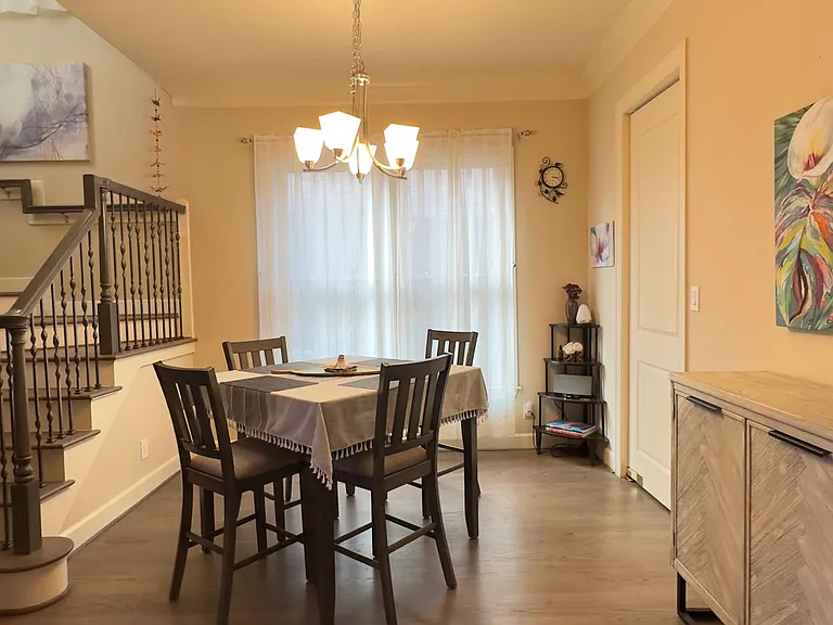 2427 N Mystic Mdw — Photo 3