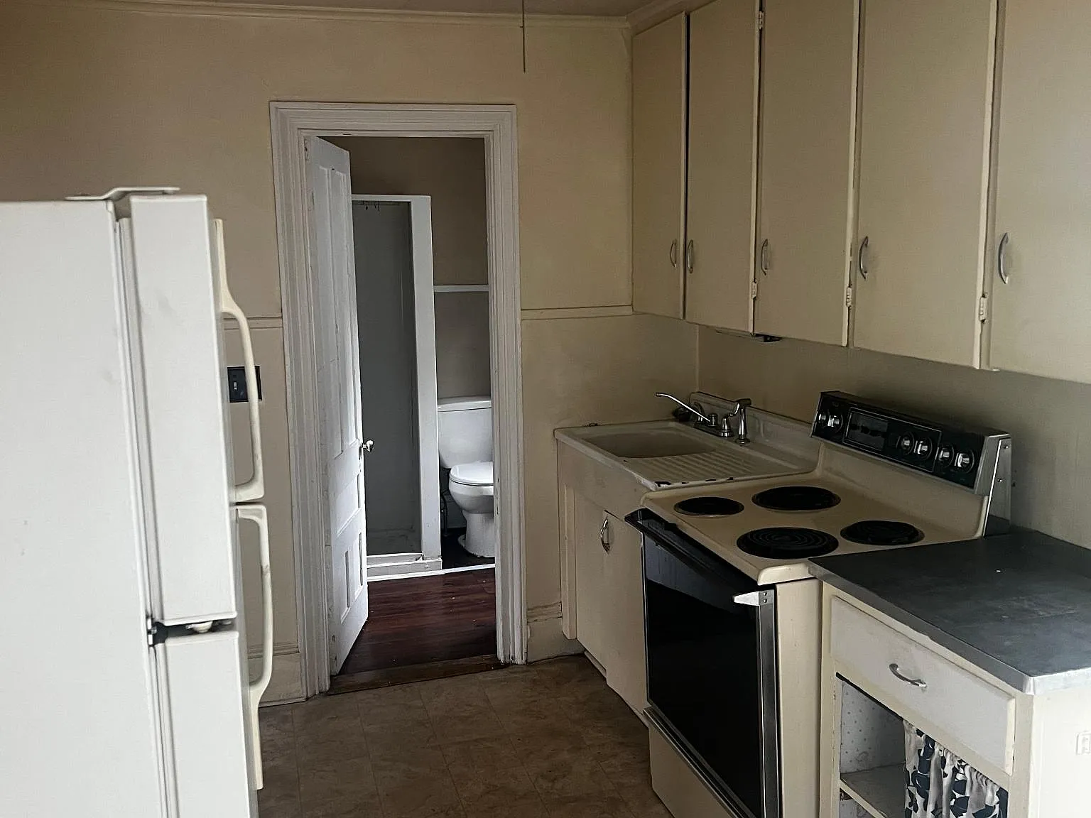3 bed, 1200 sqft, $1,750 — Photo 2