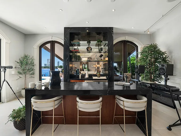 4 Palm Ave — Photo 19