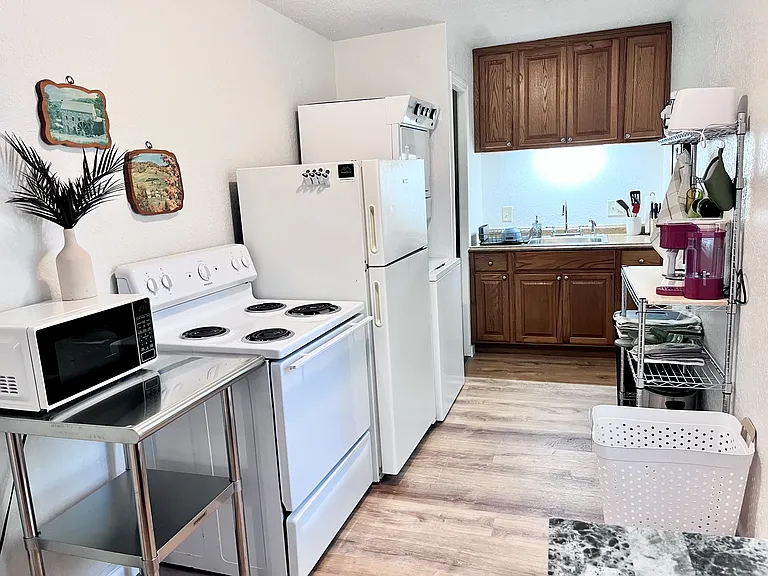 810 S Baltimore St — Photo 30