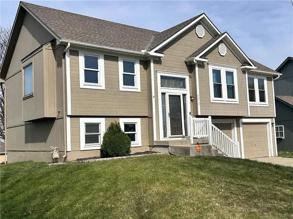 9012 NE 110th St, Kansas City, MO 64157