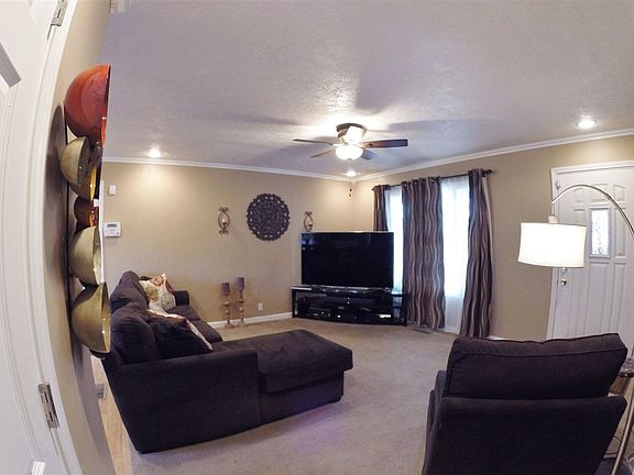 4th image of 962 Mayflower Cir