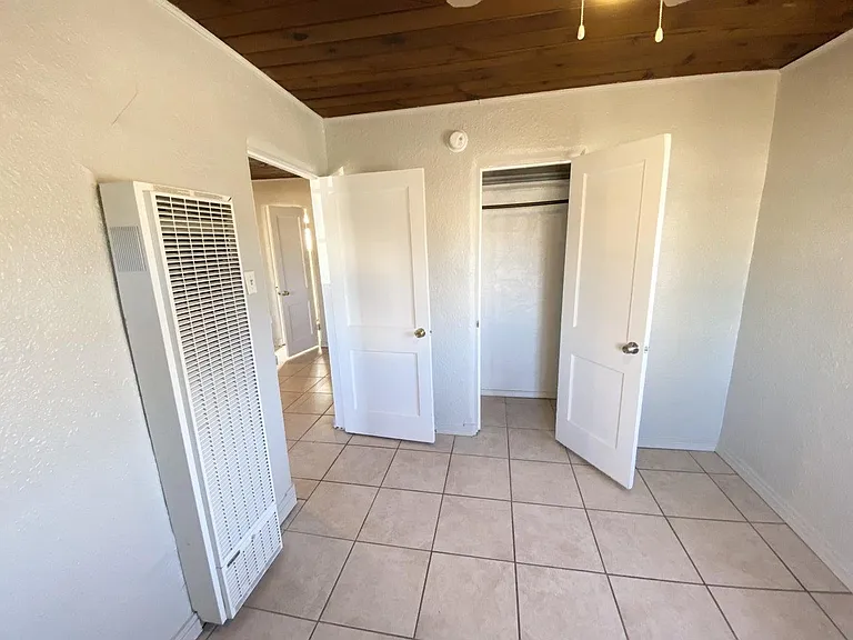 426 Headingly Ave NW #B — Photo 12