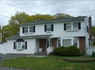 85 Smith Ave, Holbrook, NY 11741