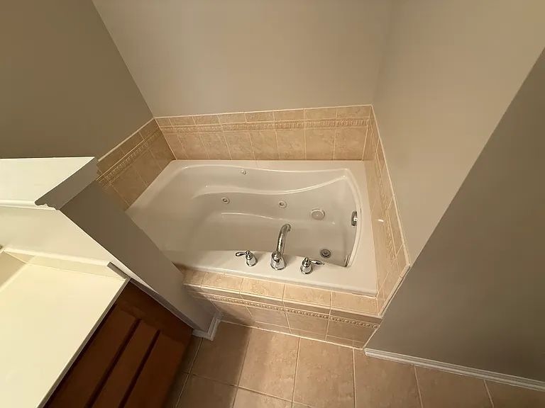 9504 Walker Way — Photo 13