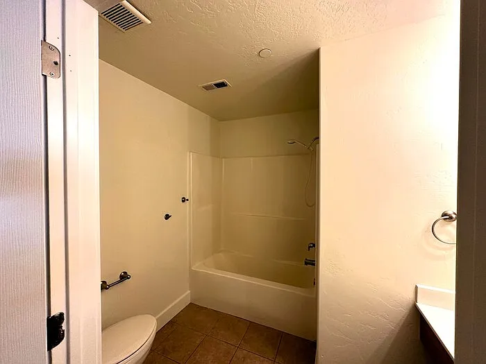580 S Center St #15 — Photo 20