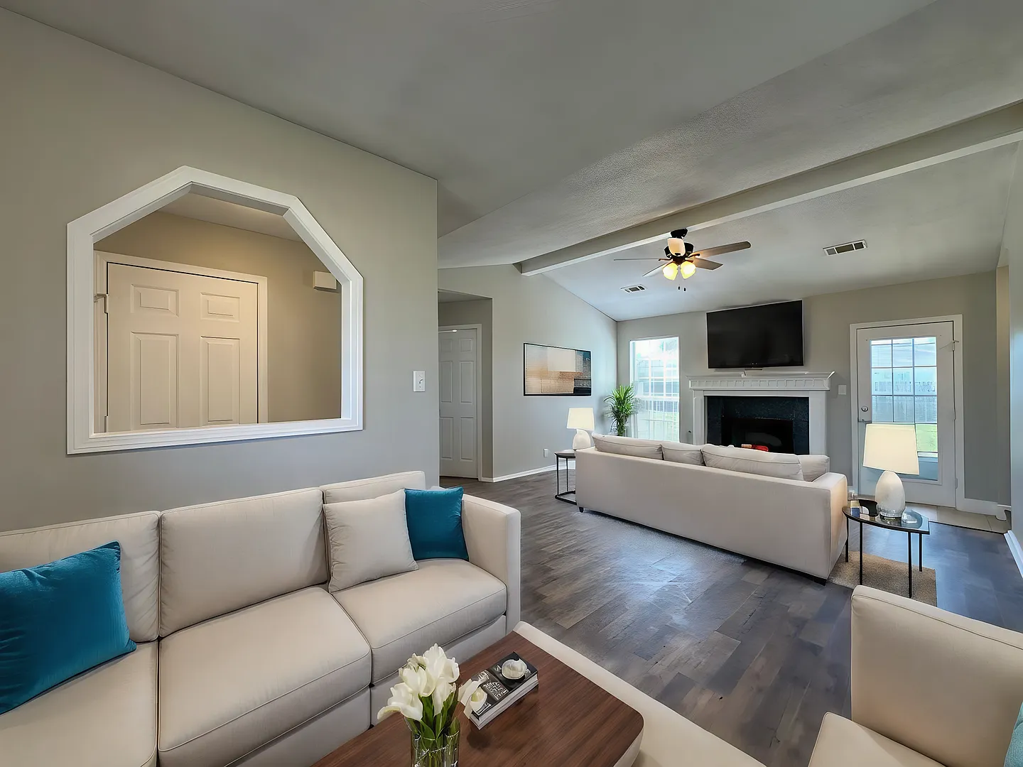 Beautifully Remodeled 3 Bed/2 Bath/2-Car Garage in Greenwood — Photo 4