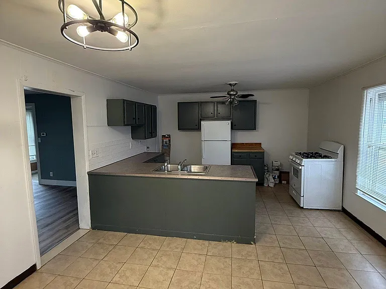 420 Nottingham Rd #3 — Photo 8