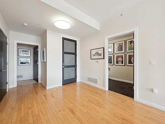 4th image of 4545 Lindell Blvd APT 12
