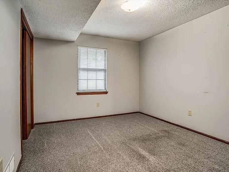 11017 11023rd Route 350 E — Photo 20