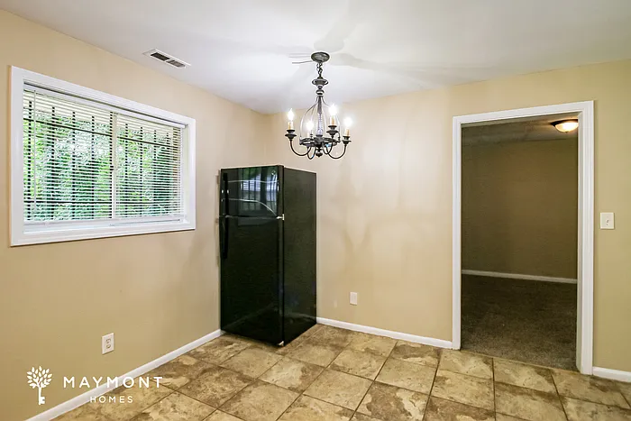 624 Robert E Lee Pkwy — Photo 6