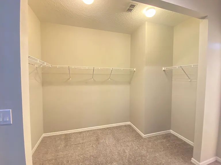 698 Bay Bridge Cir — Photo 35