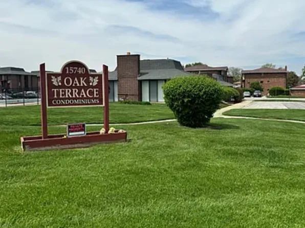 15814 Terrace Dr #O2, Oak Forest, IL 60452
