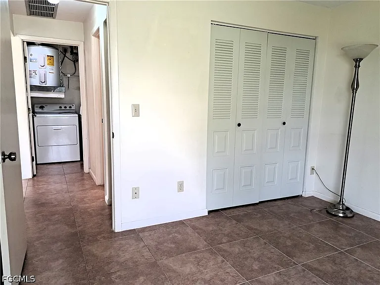 10525 Putnam Ct — Photo 14
