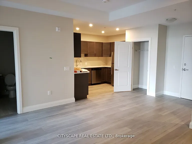 5 Wake Robin Dr #313 — Photo 5