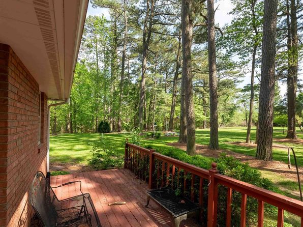 230 Blue Moon Rd, Carbondale, IL 62903