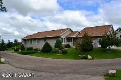 3rd image of 25 Park Ln Unit 19