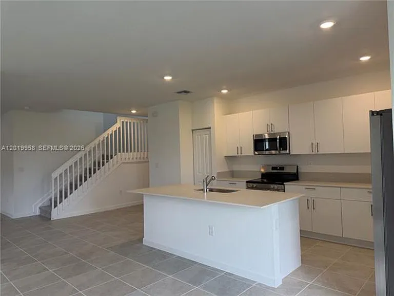 2384 SE 29th Dr — Photo 8