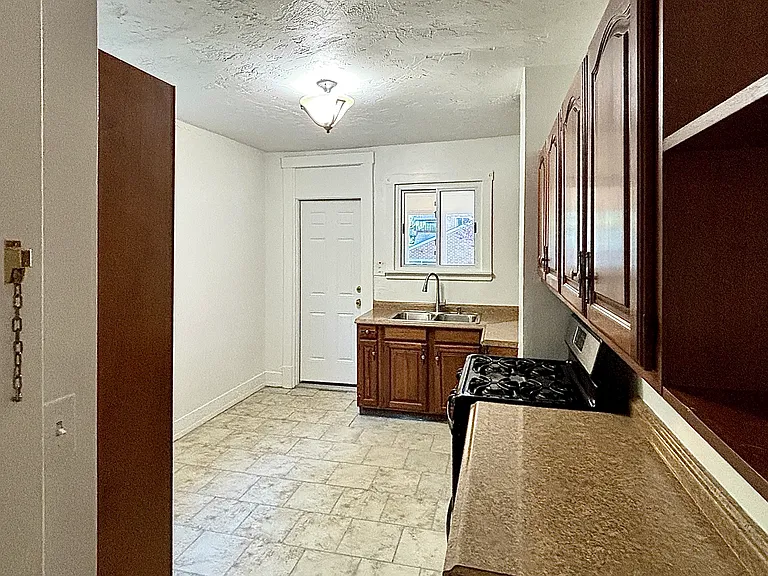 98 Sterrett St #1 — Photo 17