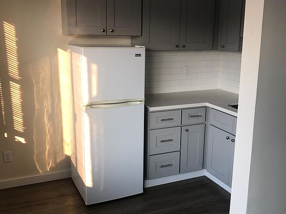 5th image of 6219 Roosevelt Way NE #24