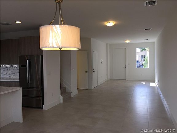 2nd image of 10257 NW 72nd St #10257
