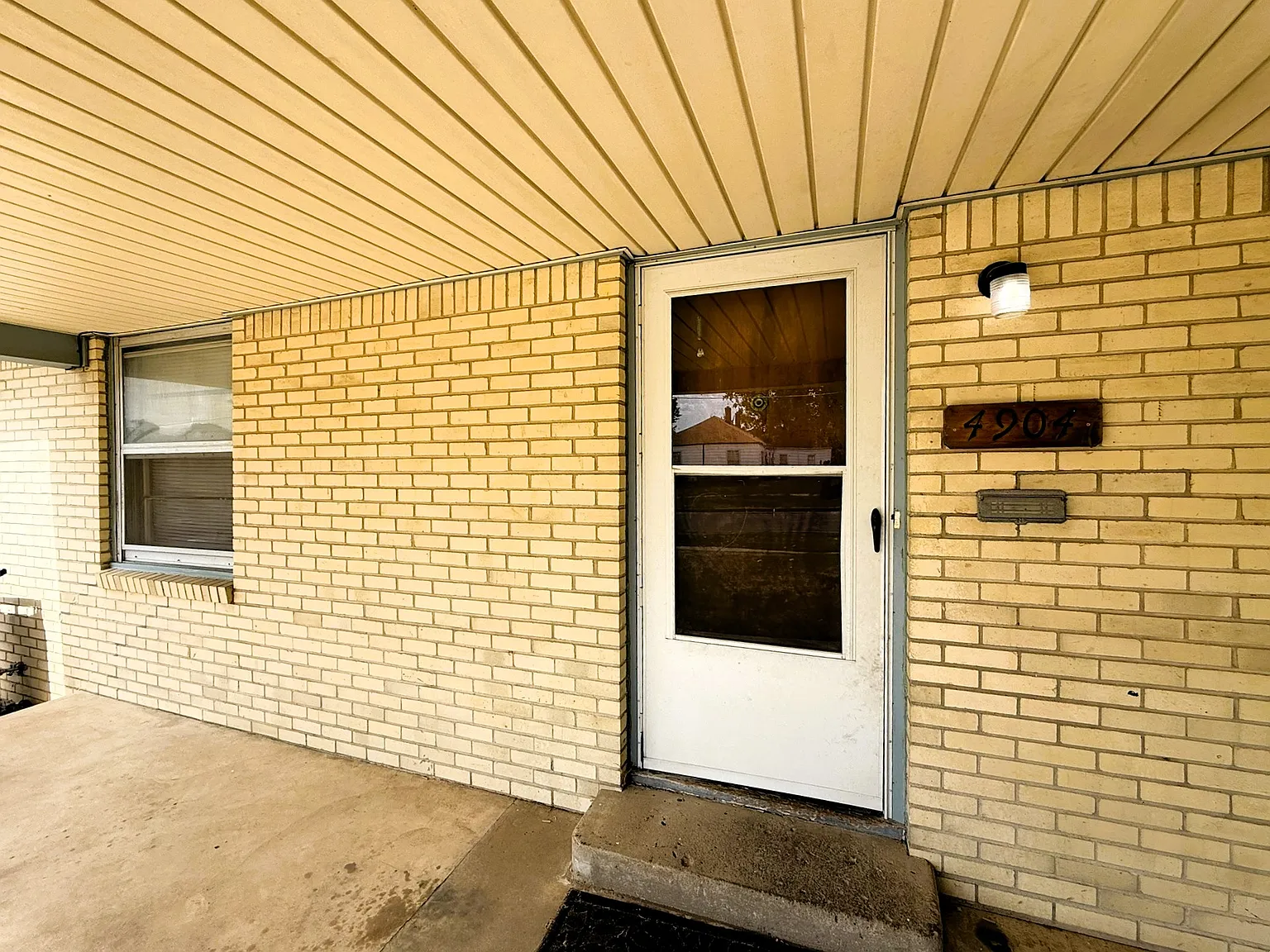 2 bed, 1000 sqft, $825 — Photo 1