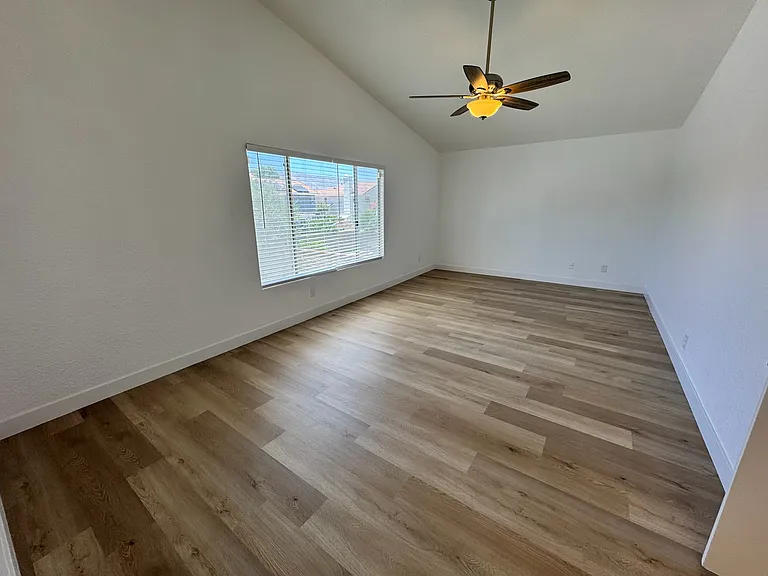 1630 Suffolk Ct — Photo 17