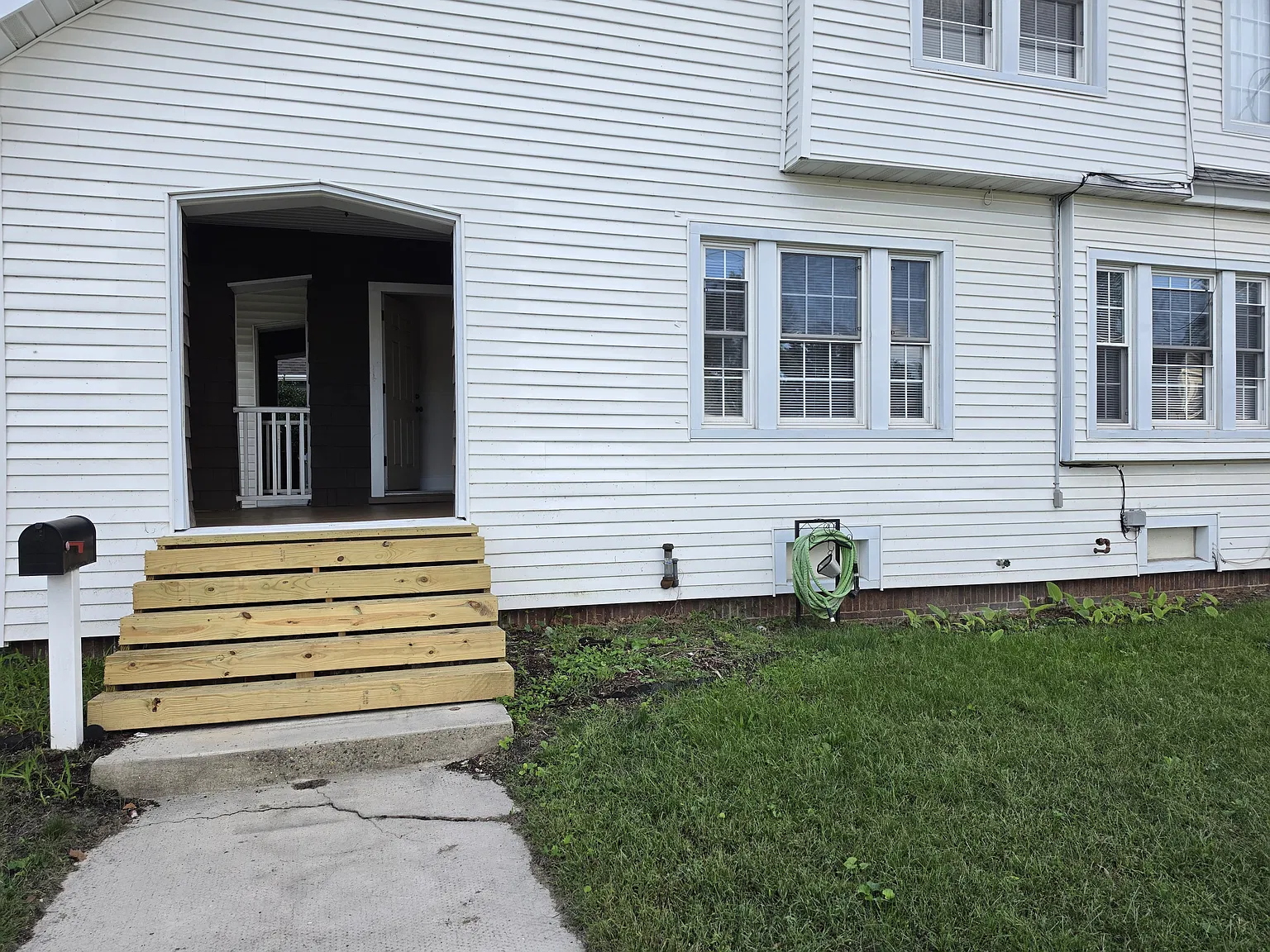 3 bed, $1,450 — Photo 2