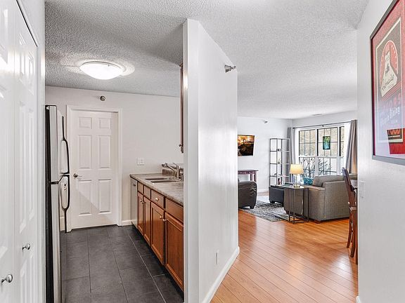5th image of 6155 Chasewood Pkwy APT 3