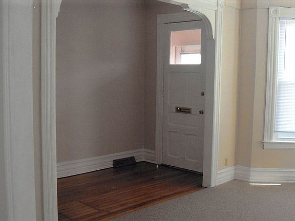 Foyer / Front door