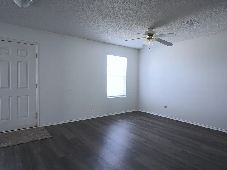 1397 Lochspring Dr — Photo 4