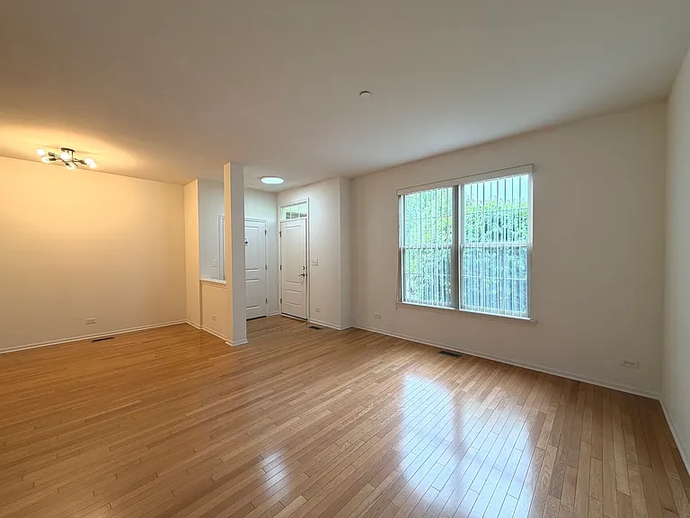 2573 Waterbury Ln — Photo 3