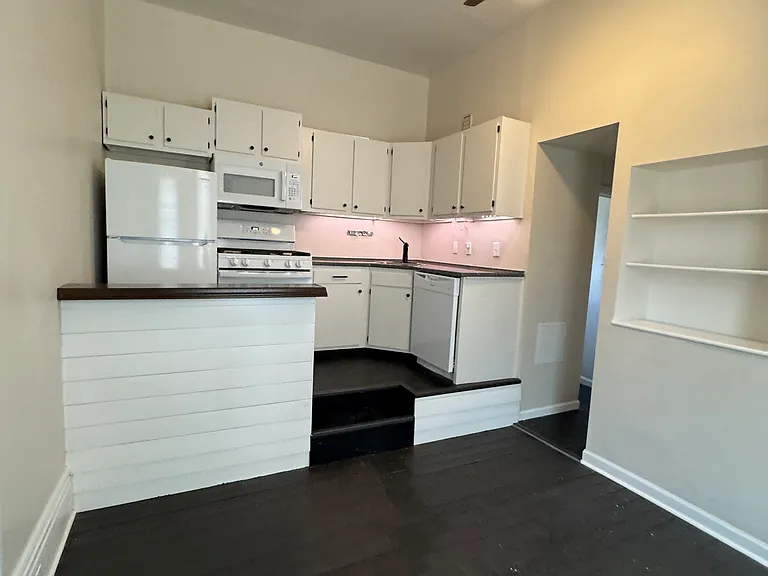 218 E Rochelle St #1 — Photo 2